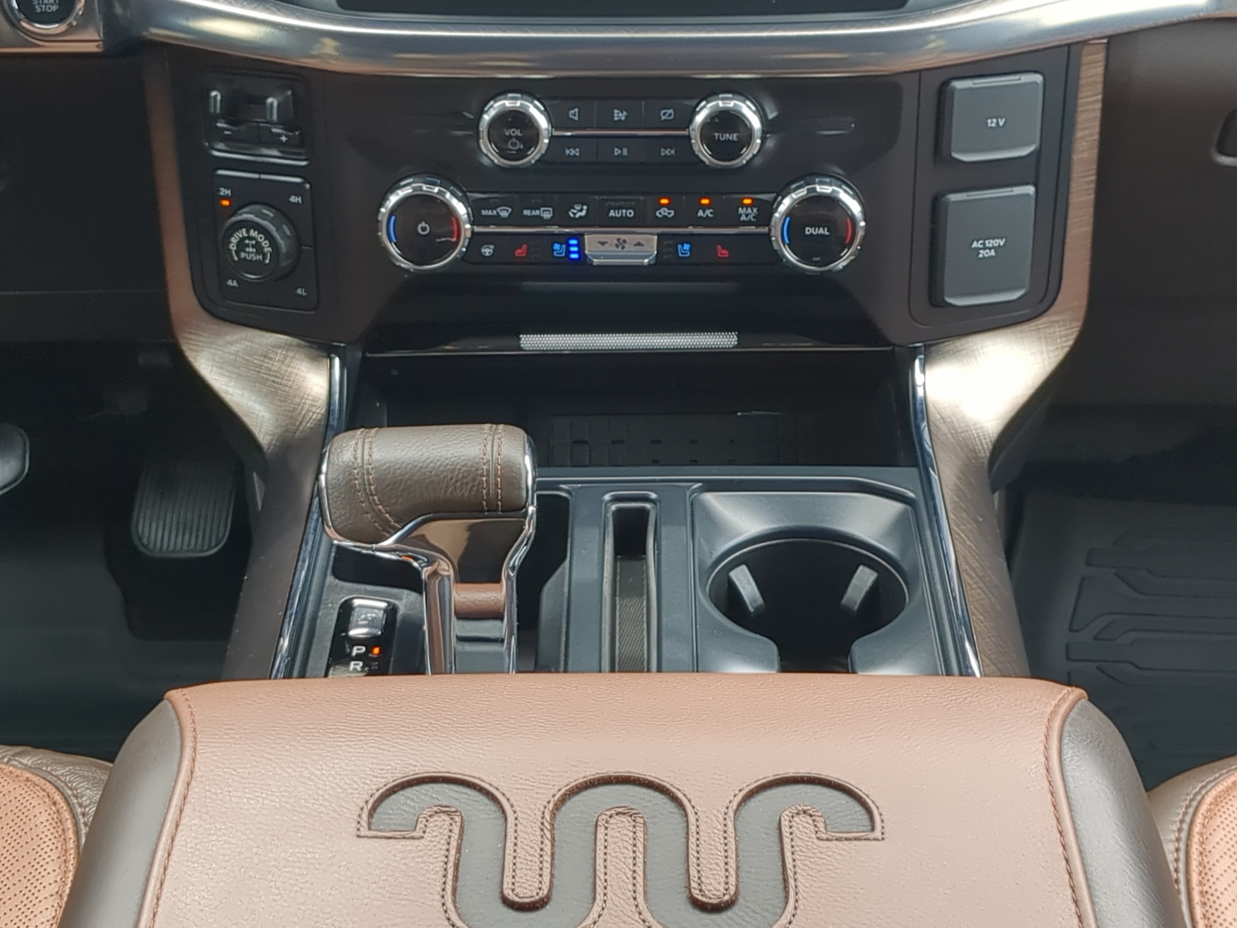 Certified 2024 Ford F150 King Ranch AWD/4WD image 17