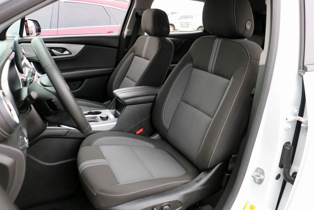 Used 2025 Chevrolet Blazer LT image 19