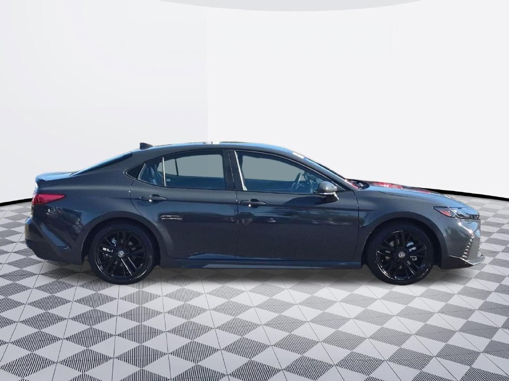 Used 2025 Toyota Camry SE FWD image 7