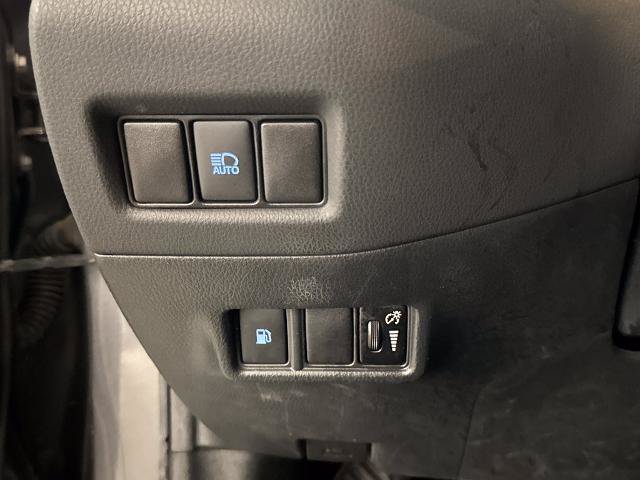 Used 2020 Toyota C-HR XLE FWD image 17