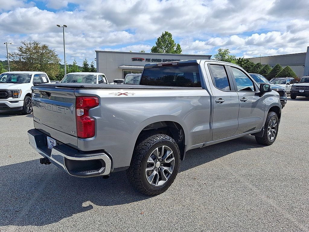 Used 2023 Chevrolet Silverado 1500 LT AWD/4WD image 25
