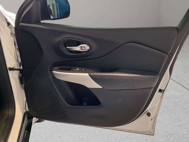 Used 2017 Jeep Cherokee Trailhawk w/ Comfort & Convenience Group image 20