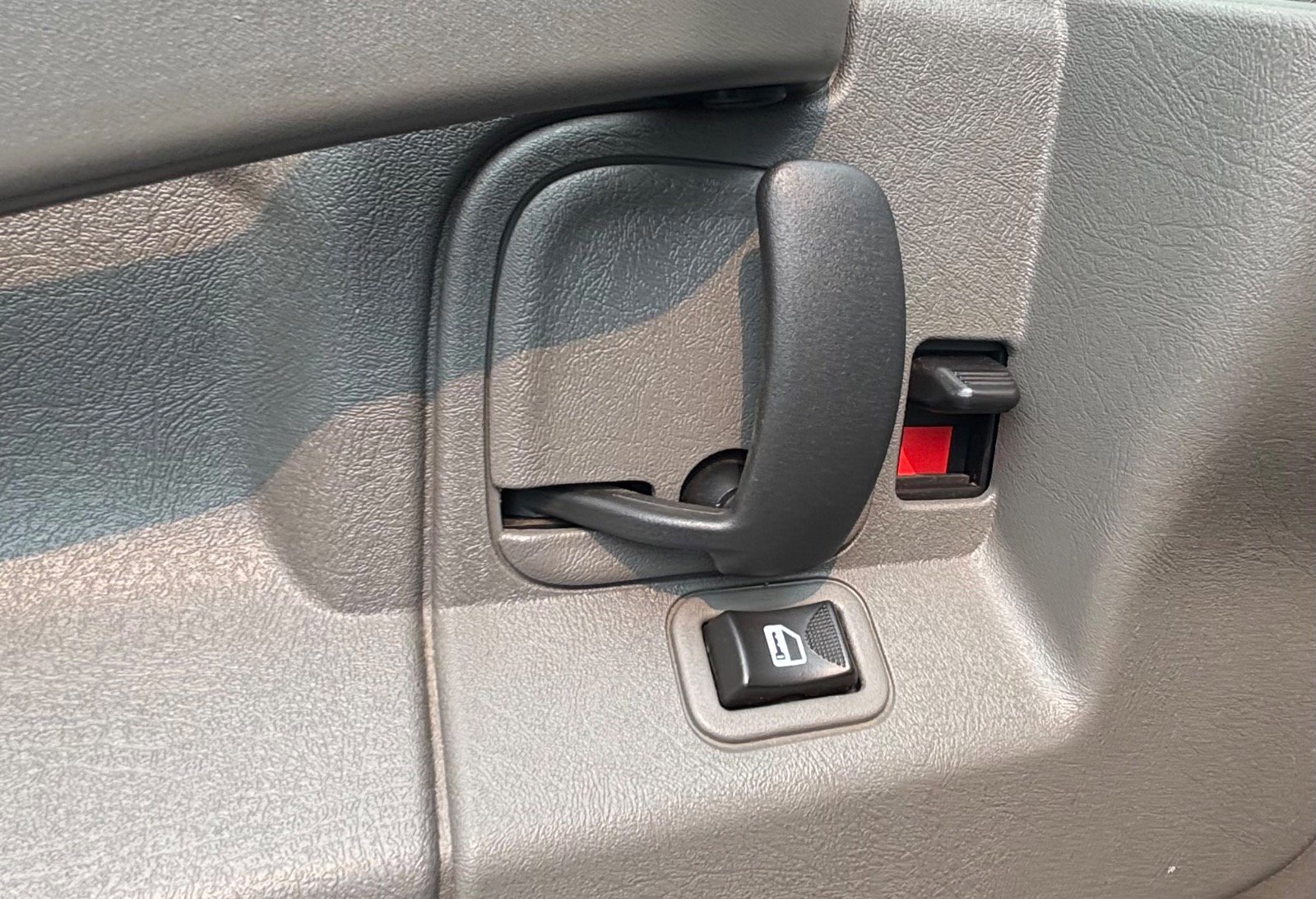 Used 2019 Chevrolet Express 3500 w/ Driver Convenience Package image 20