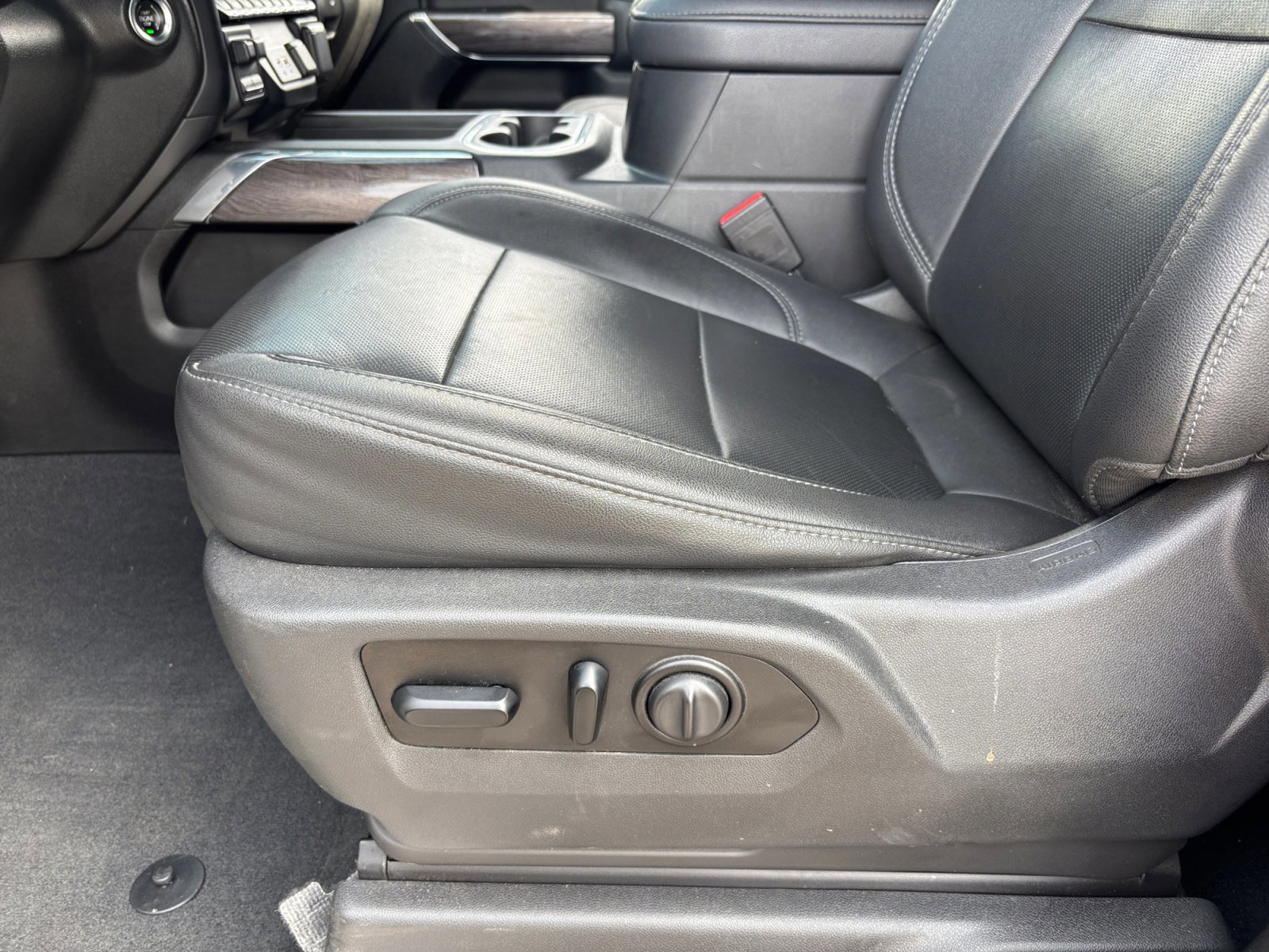 Used 2021 Chevrolet Silverado 2500 LTZ w/ LTZ Premium Package image 13