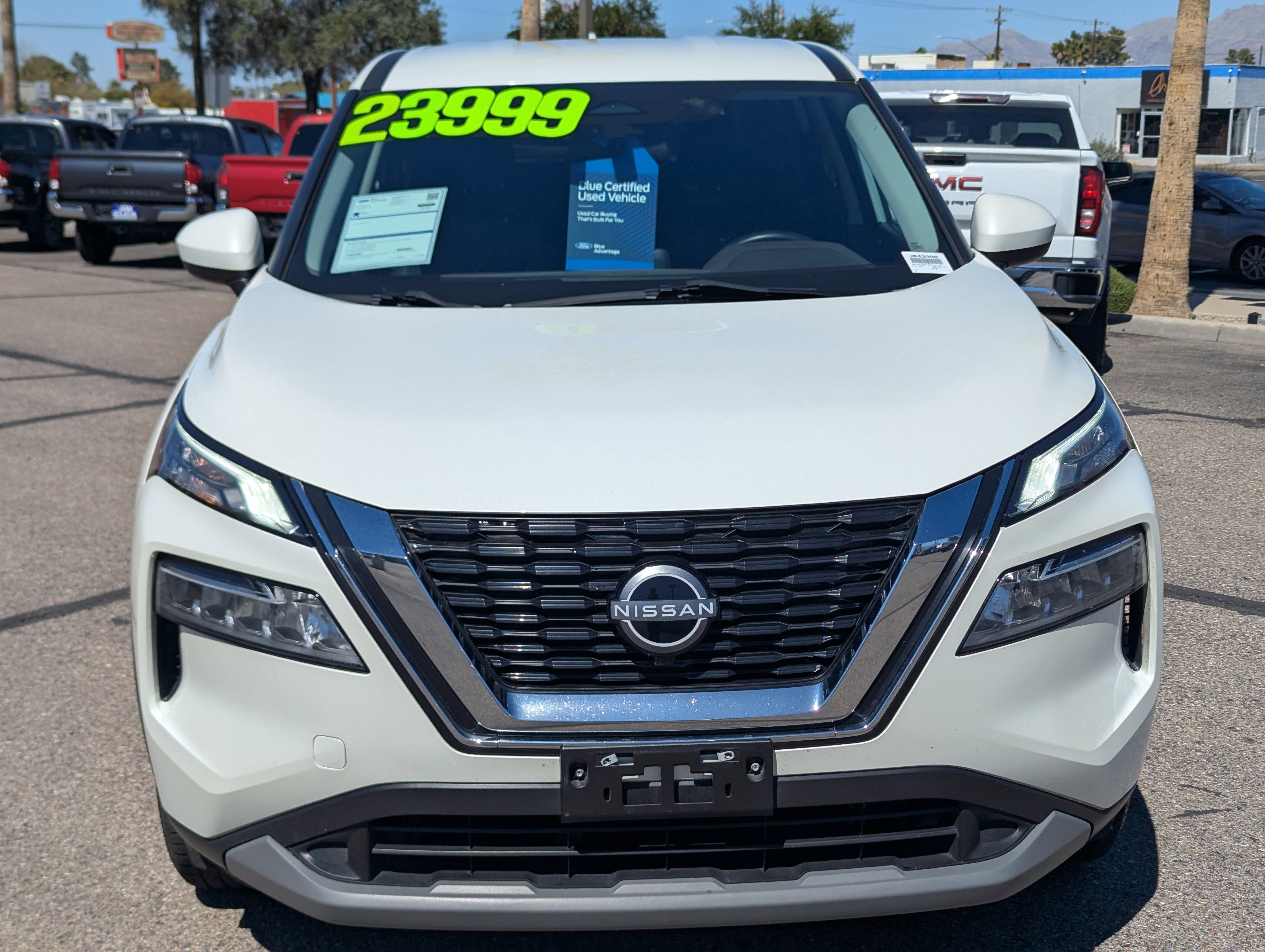 Used 2023 Nissan Rogue SV image 6