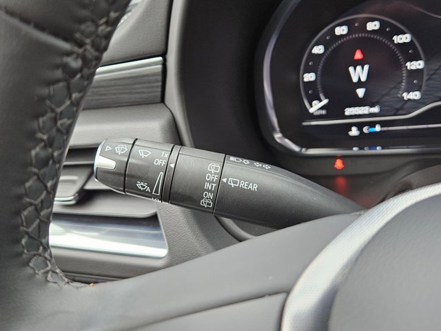 Used 2024 GMC Yukon XL SLT image 24