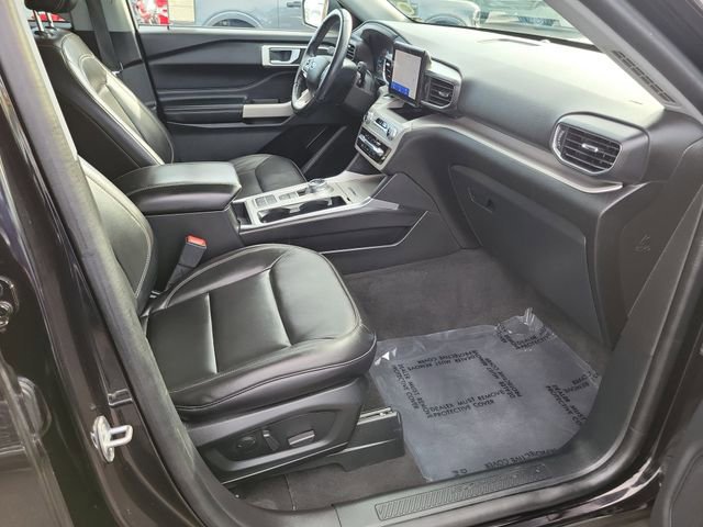 Certified 2022 Ford Explorer XLT w/ Equipment Group 202A image 19