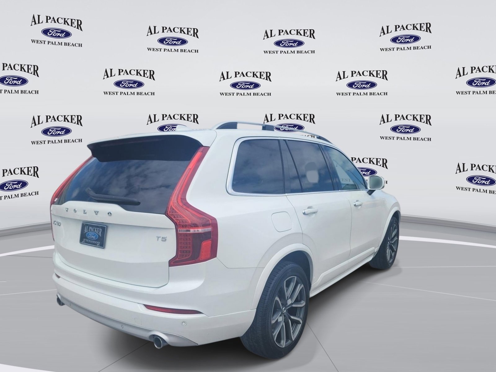 Used 2019 Volvo XC90 T5 Momentum image 5
