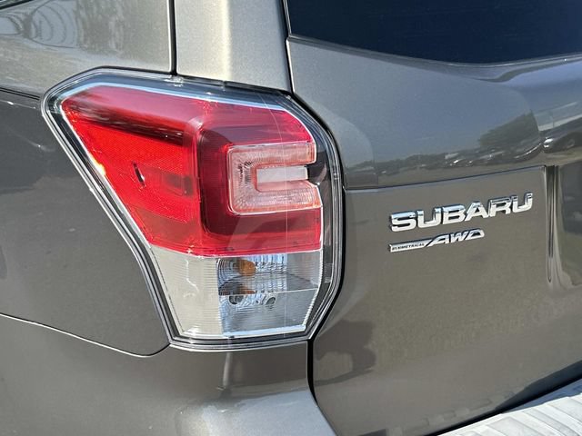 Used 2018 Subaru Forester 2.5i Touring AWD/4WD image 11