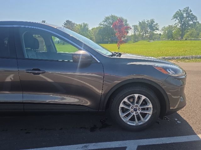Certified 2020 Ford Escape SE FWD image 4