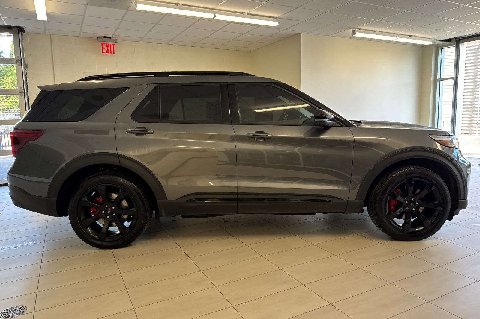 Certified 2023 Ford Explorer ST w/ Equipment Group 401A AWD/4WD image 3