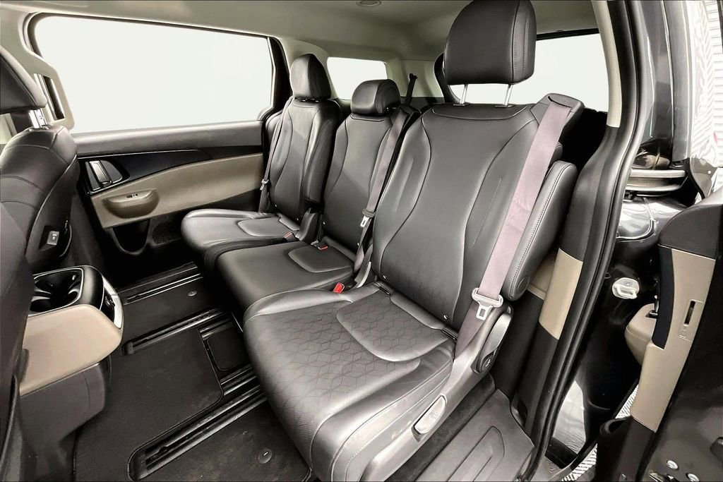 Used 2025 Kia Carnival LXS image 26