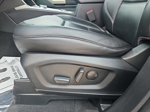 Certified 2023 Ford Explorer XLT w/ Equipment Group 202A AWD/4WD image 18