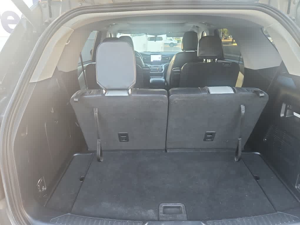 Certified 2021 Ford Explorer XLT w/ Equipment Group 202A AWD/4WD image 8