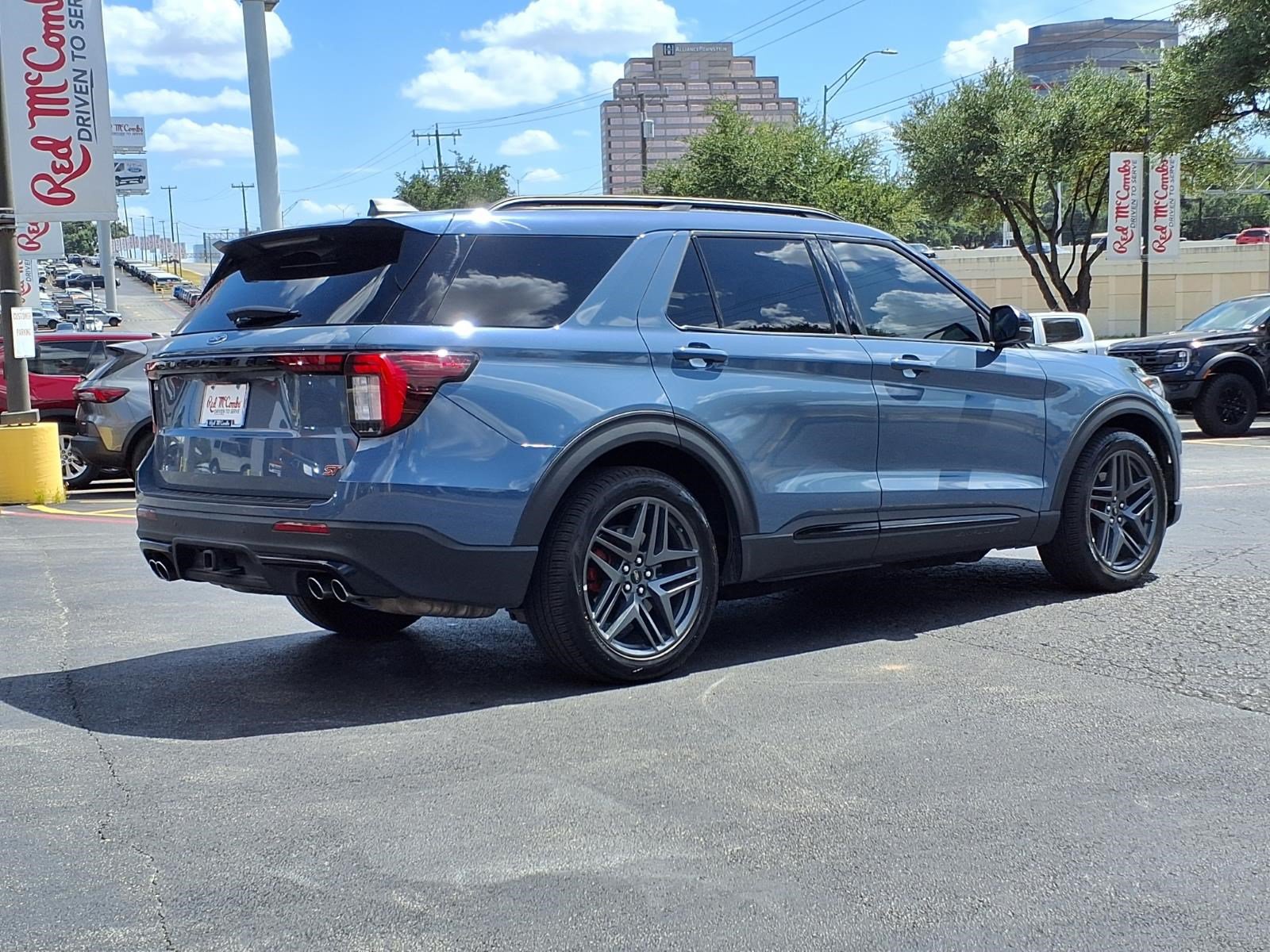 Certified 2025 Ford Explorer ST AWD/4WD image 6