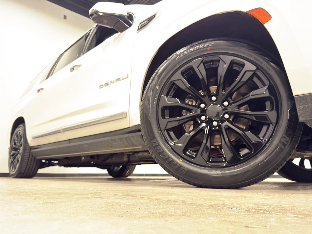 Used 2021 GMC Yukon XL Denali w/ Denali Ultimate Package image 2