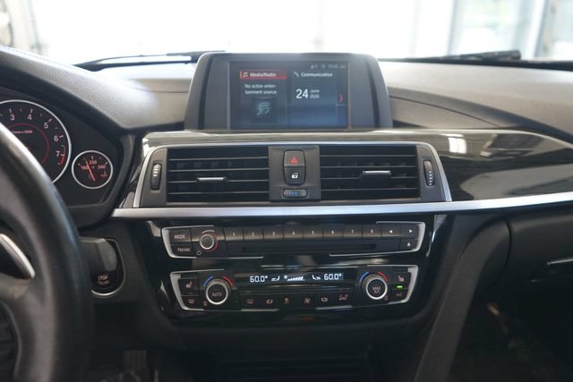 Used 2018 BMW 330i xDrive Sedan AWD/4WD image 23