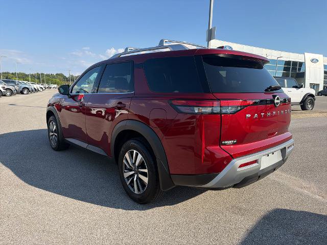 Used 2024 Nissan Pathfinder SL FWD image 7