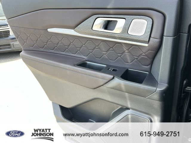 Certified 2025 Ford Explorer Platinum w/ LUX Leather Package image 20