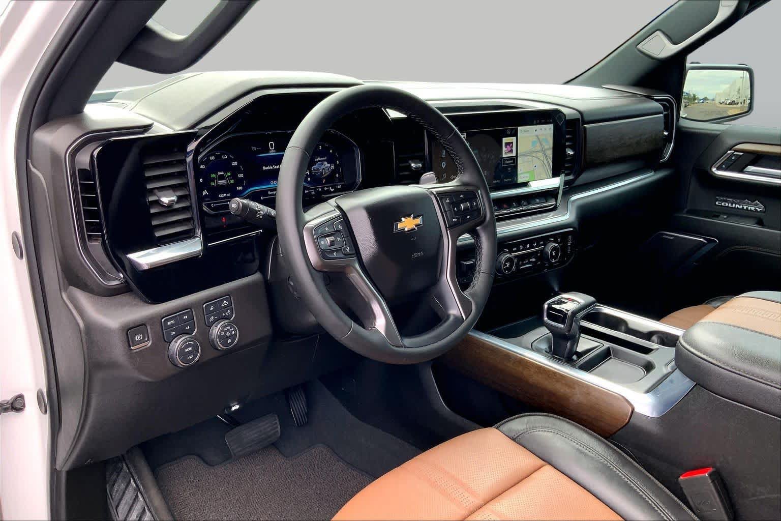 Used 2024 Chevrolet Silverado 1500 High Country w/ Z71 Off-Road Package AWD/4WD image 16