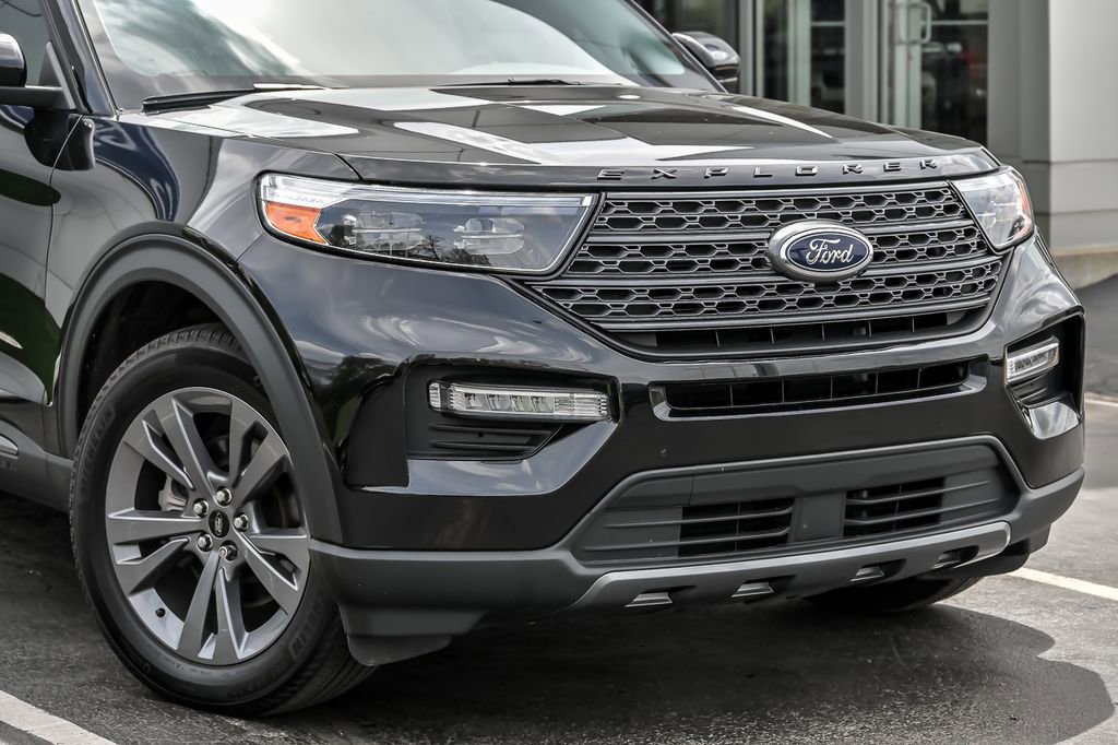 Certified 2024 Ford Explorer XLT w/ Equipment Group 202A AWD/4WD image 2