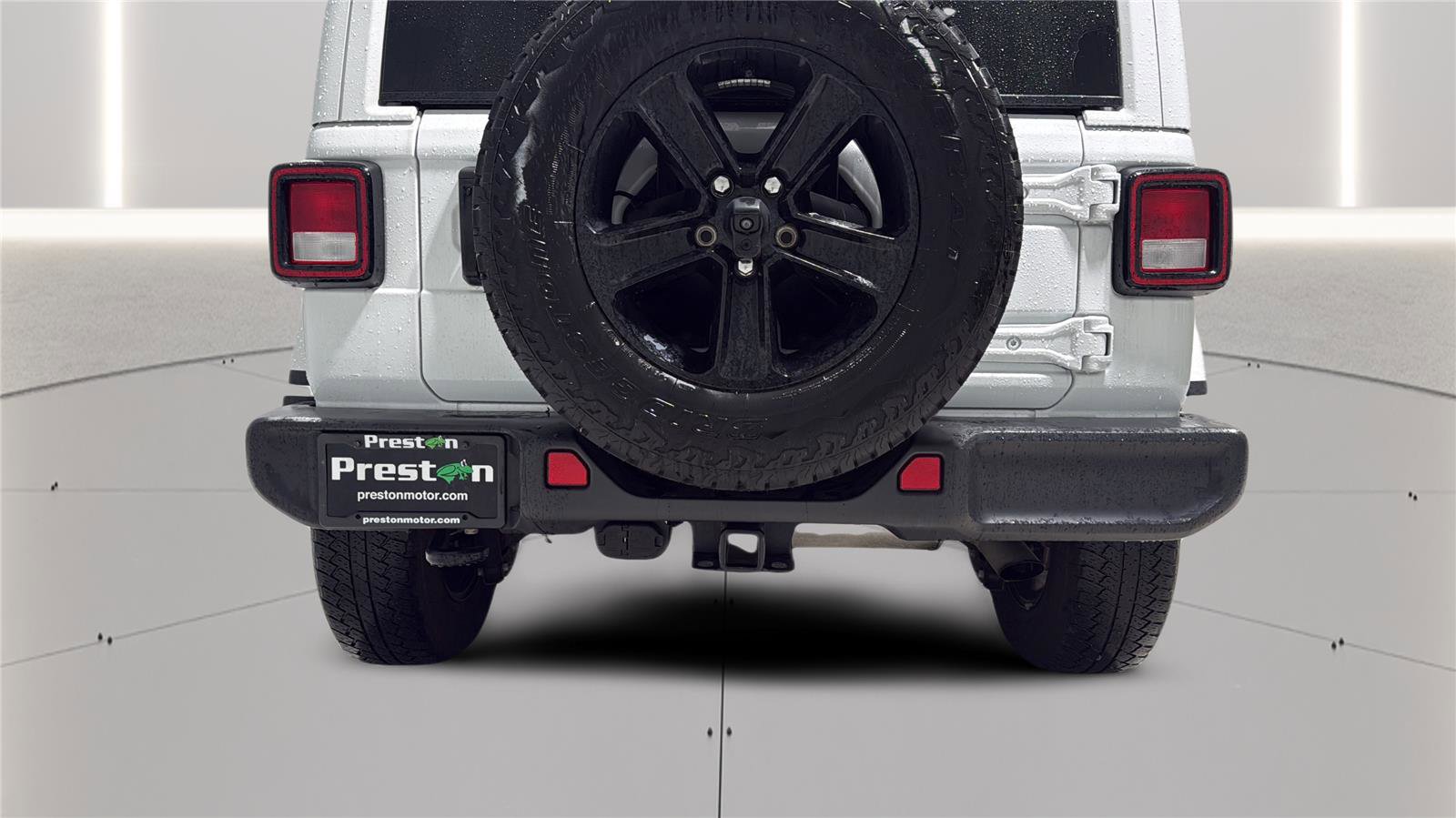 Used 2023 Jeep Wrangler Unlimited Sahara AWD/4WD image 27