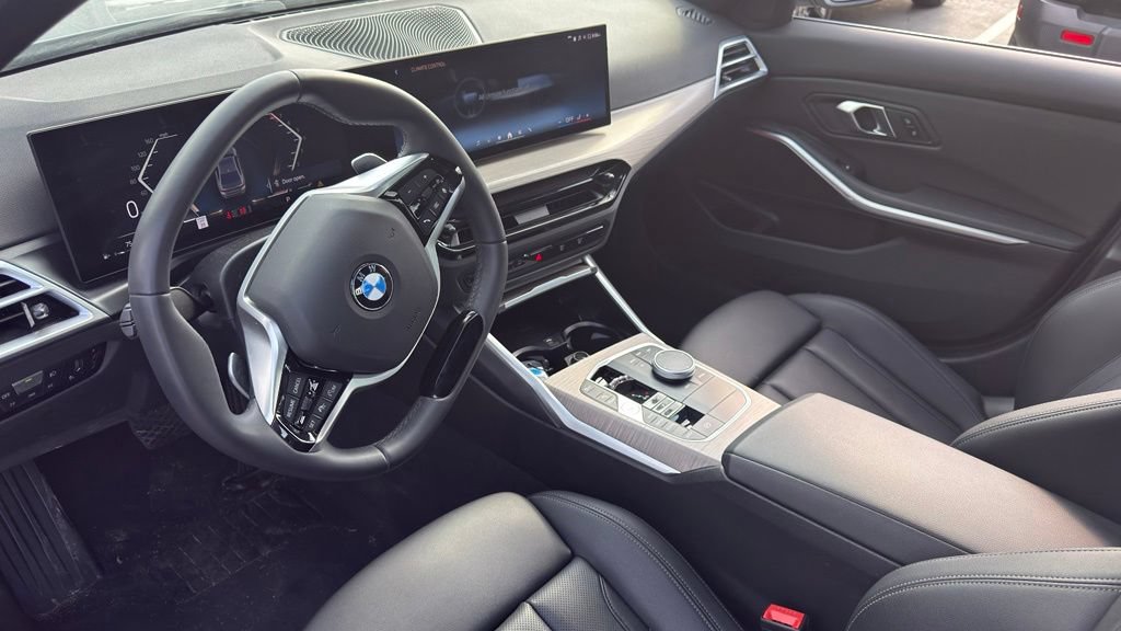 Used 2025 BMW 330i xDrive Sedan AWD/4WD image 9