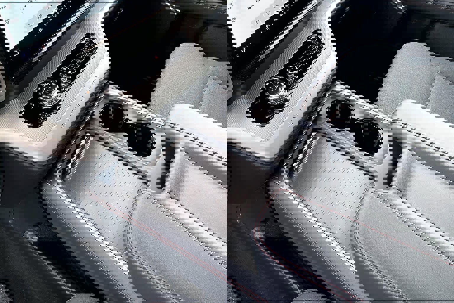 Certified 2025 Ford Expedition Active image 16