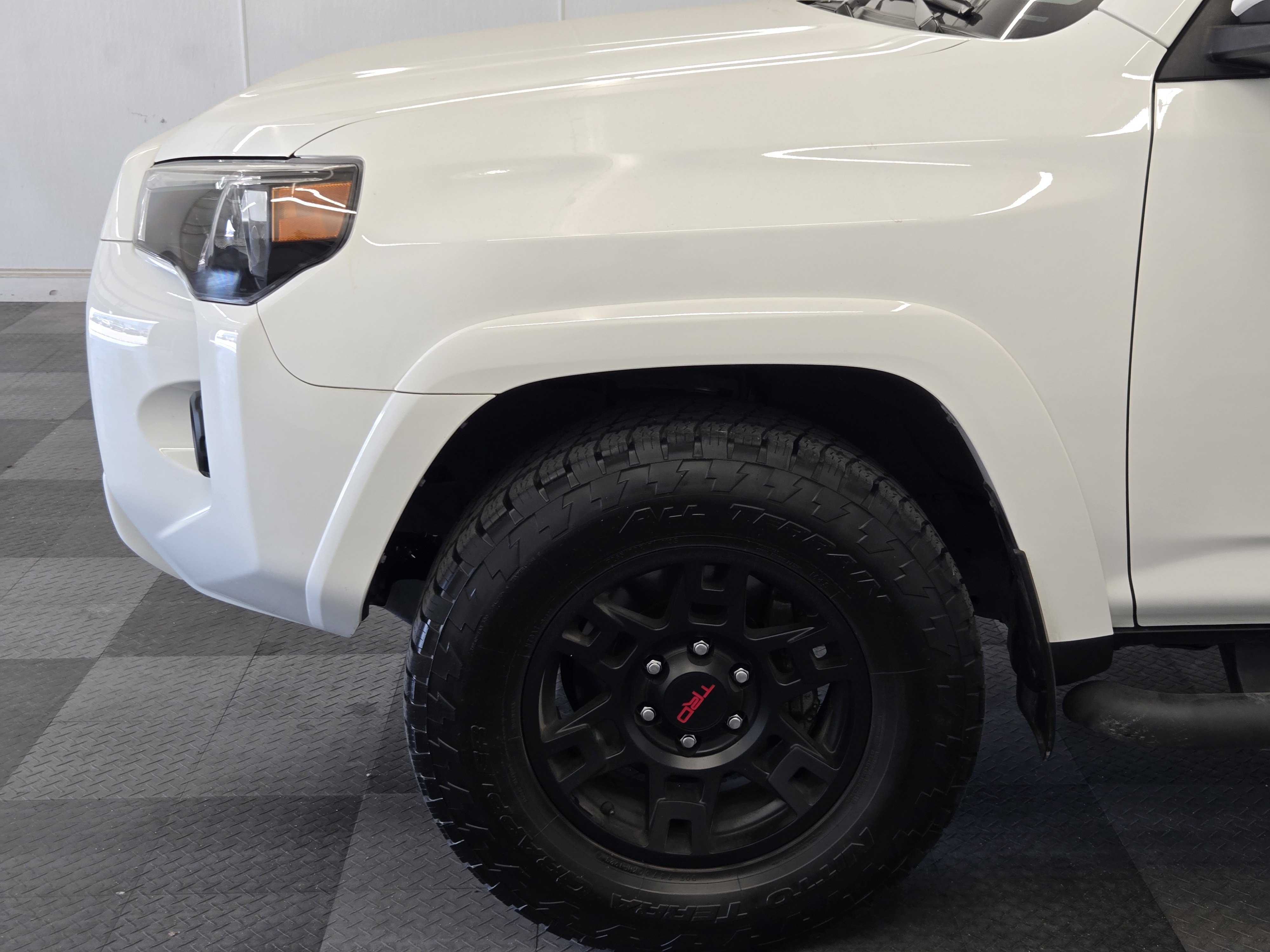 Used 2023 Toyota 4Runner SR5 Premium w/ Moonroof Package AWD/4WD image 9