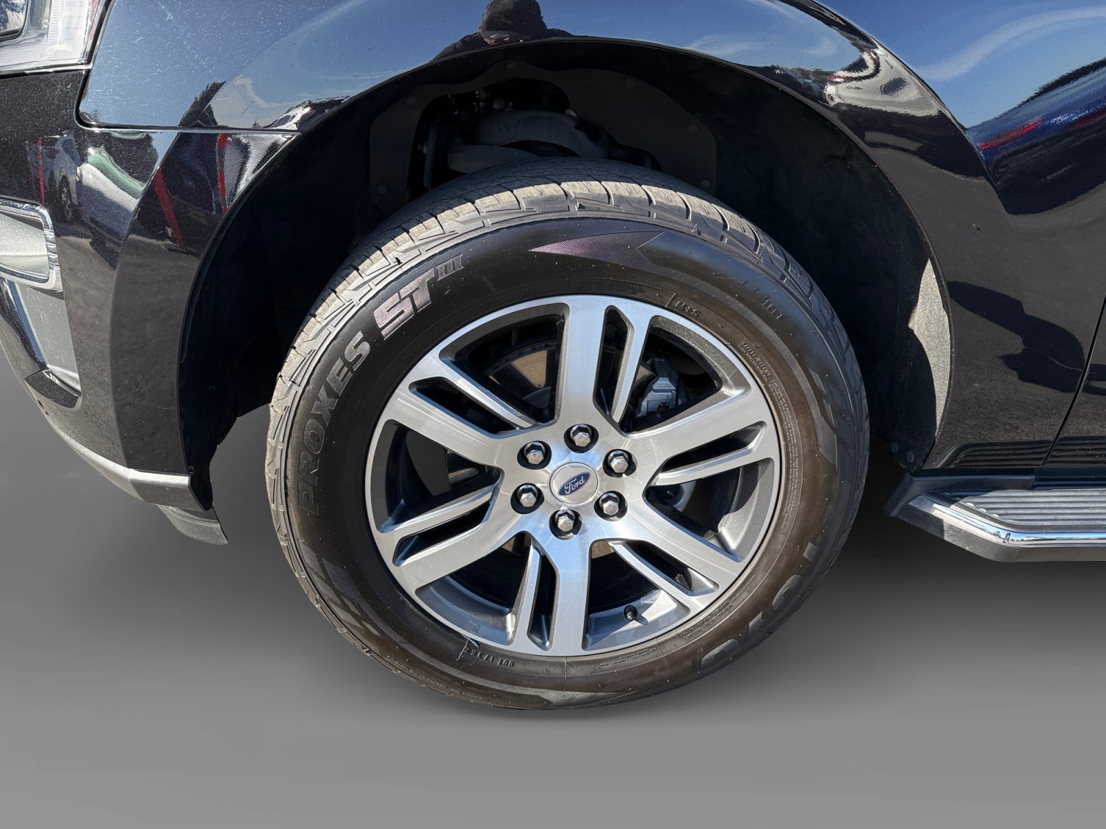 Certified 2022 Ford Expedition Limited AWD/4WD image 9