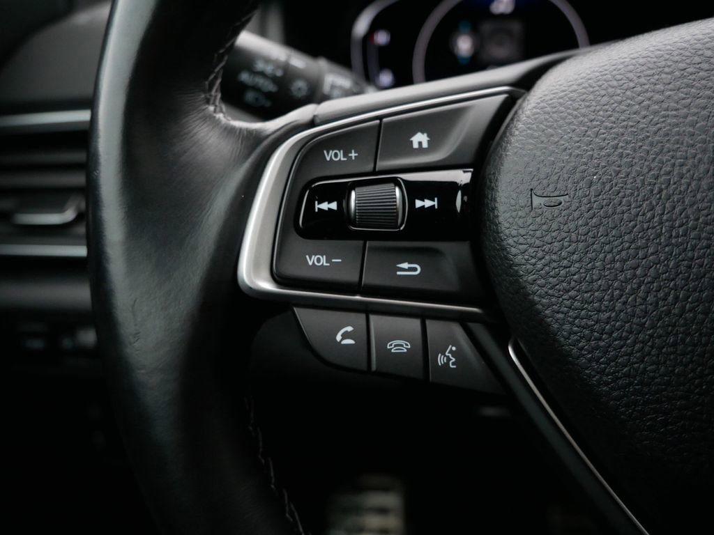 Used 2018 Honda Accord Sport image 18