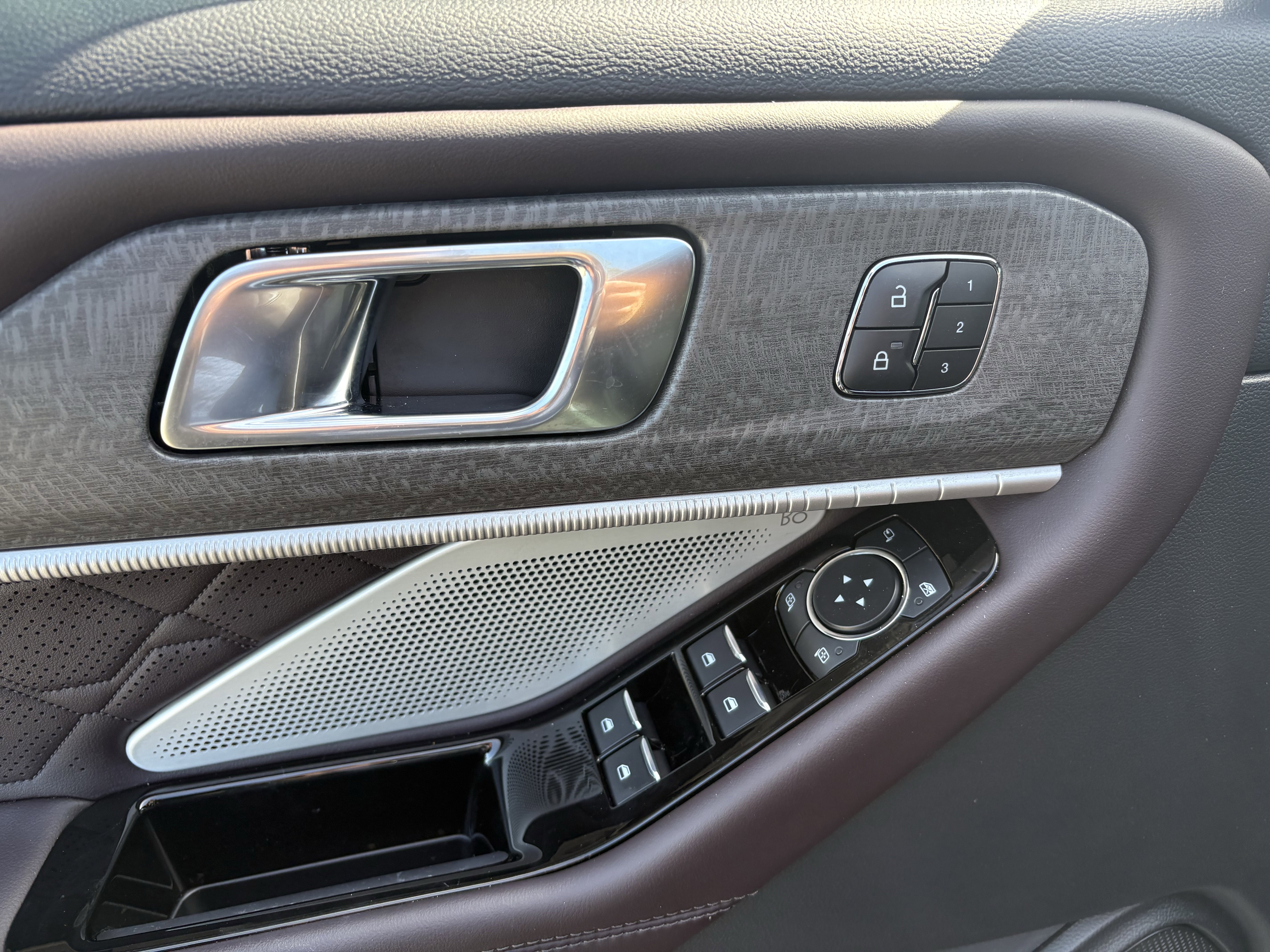 Certified 2025 Ford Explorer Platinum w/ Ultimate Package image 23