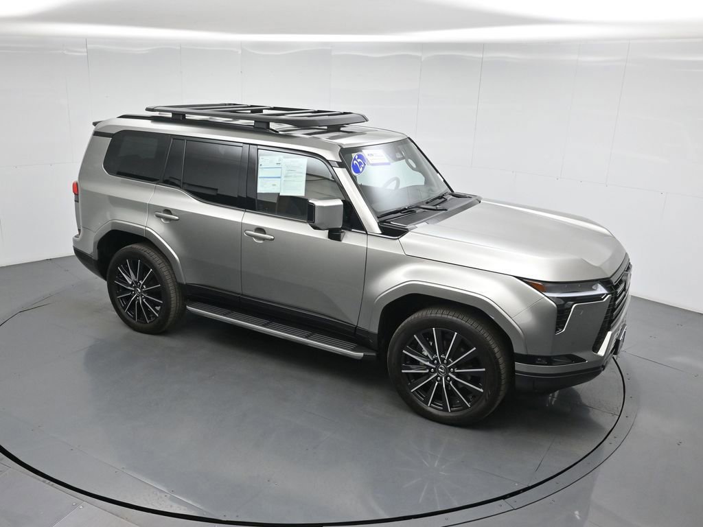 Used 2025 Lexus GX 550 w/ Accessory Package (2T) image 4