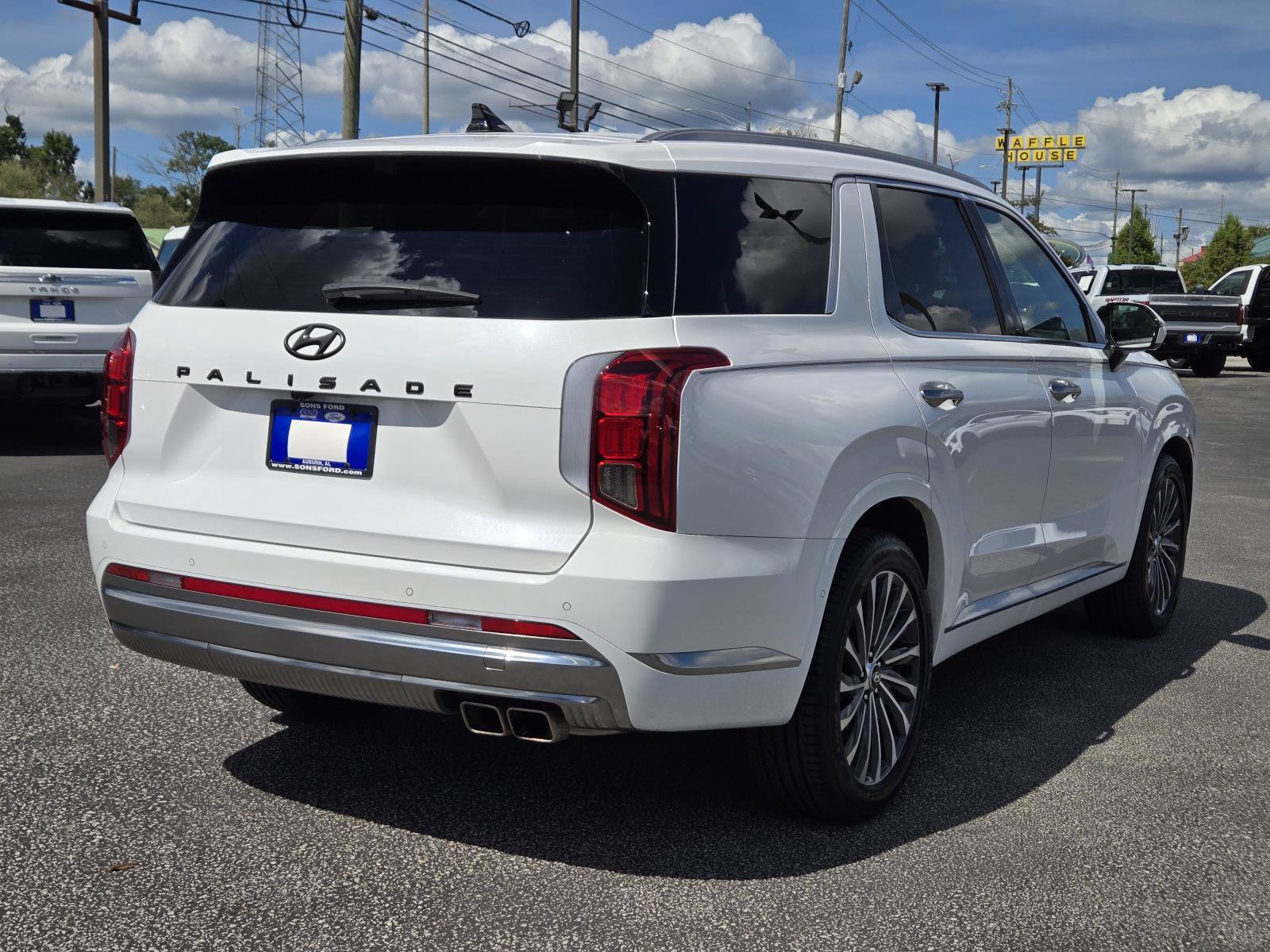 Used 2025 Hyundai Palisade Calligraphy FWD image 8