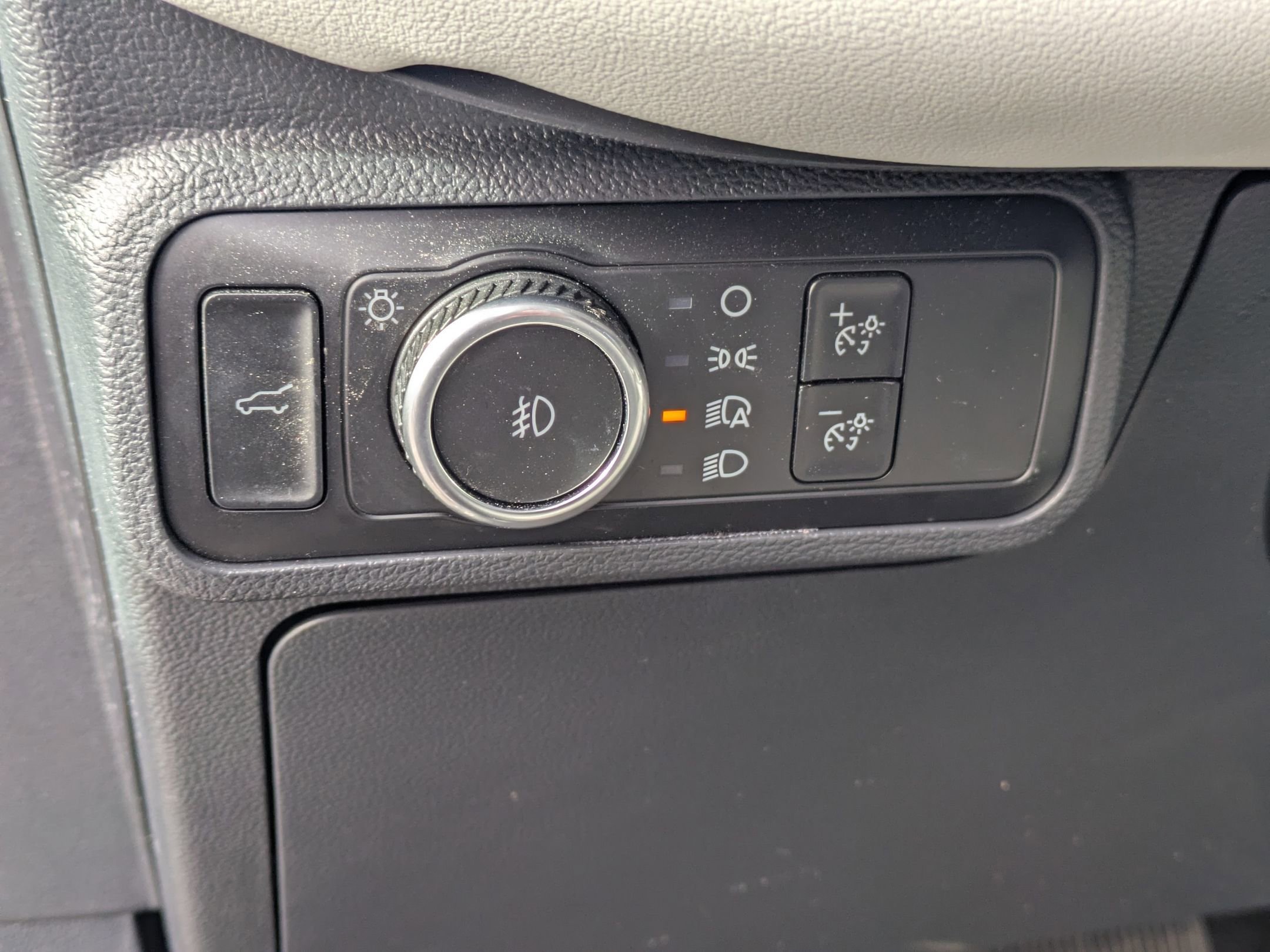 Certified 2025 Ford Explorer Platinum w/ Ultimate Package image 16