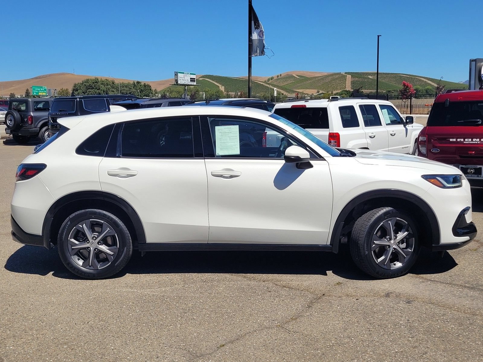 Used 2024 Honda HR-V EX-L image 3