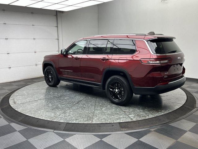 Used 2023 Jeep Grand Cherokee L Laredo w/ Luxury Tech Group I AWD/4WD image 2