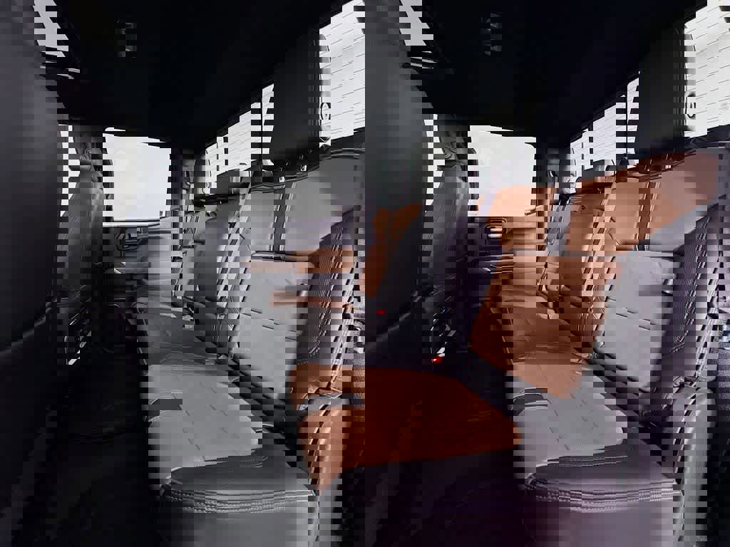 Used 2021 Chevrolet Silverado 1500 High Country w/ Technology Package image 17