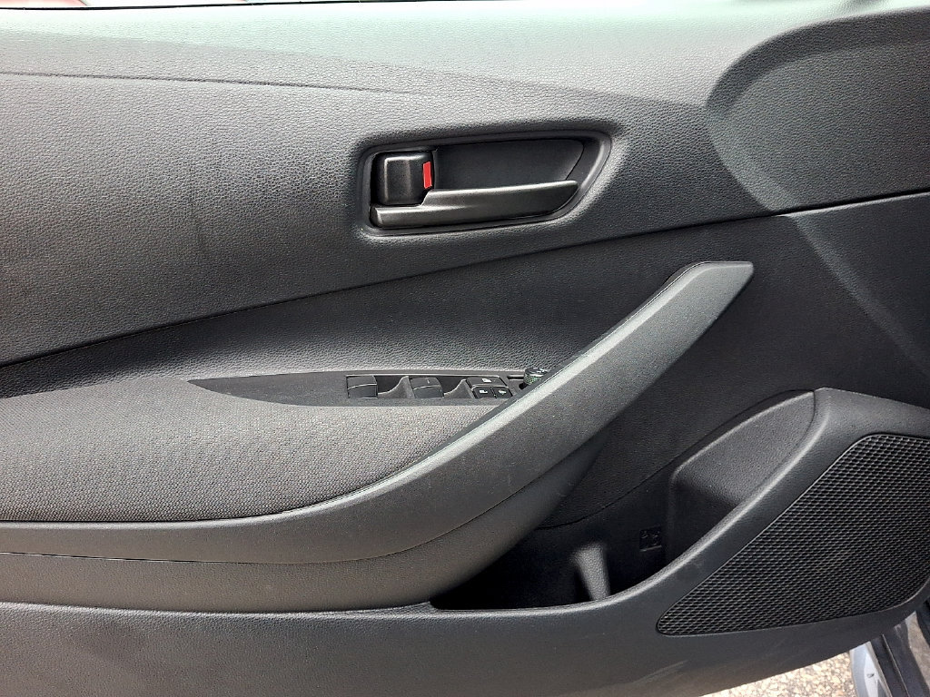Used 2025 Toyota Corolla LE w/ Convenience Package FWD image 11