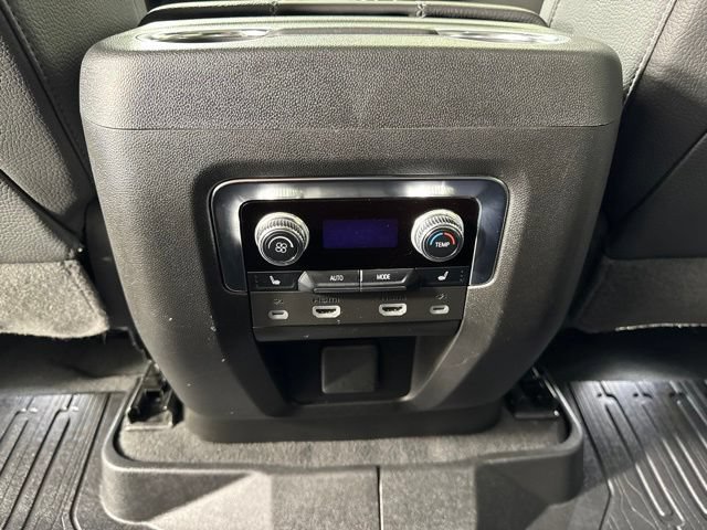 Used 2024 GMC Yukon XL Denali w/ Advanced Technology Package AWD/4WD image 12
