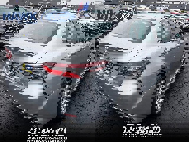 Used 2023 Toyota Camry SE image 6