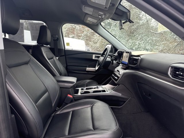 Certified 2022 Ford Explorer XLT w/ Equipment Group 202A image 32