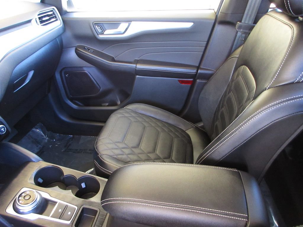 Certified 2024 Ford Escape SE w/ PHEV Premium Package FWD image 23