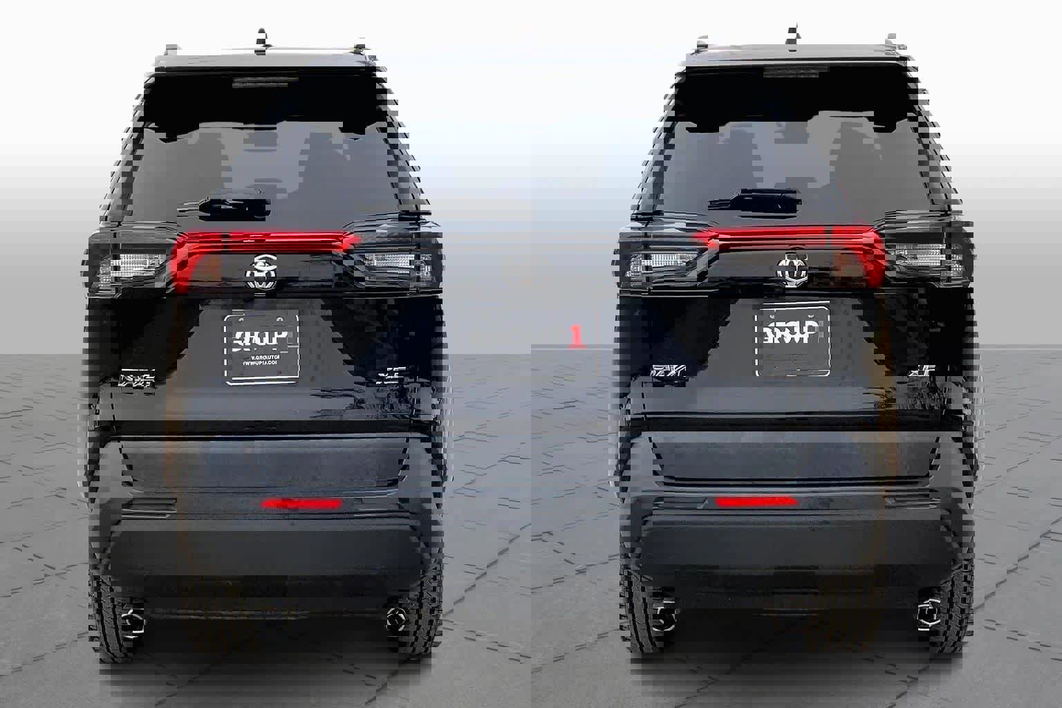 Used 2020 Toyota RAV4 XLE image 2