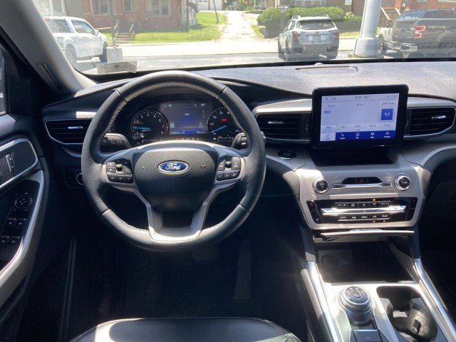 Certified 2023 Ford Explorer XLT w/ Equipment Group 202A AWD/4WD image 9