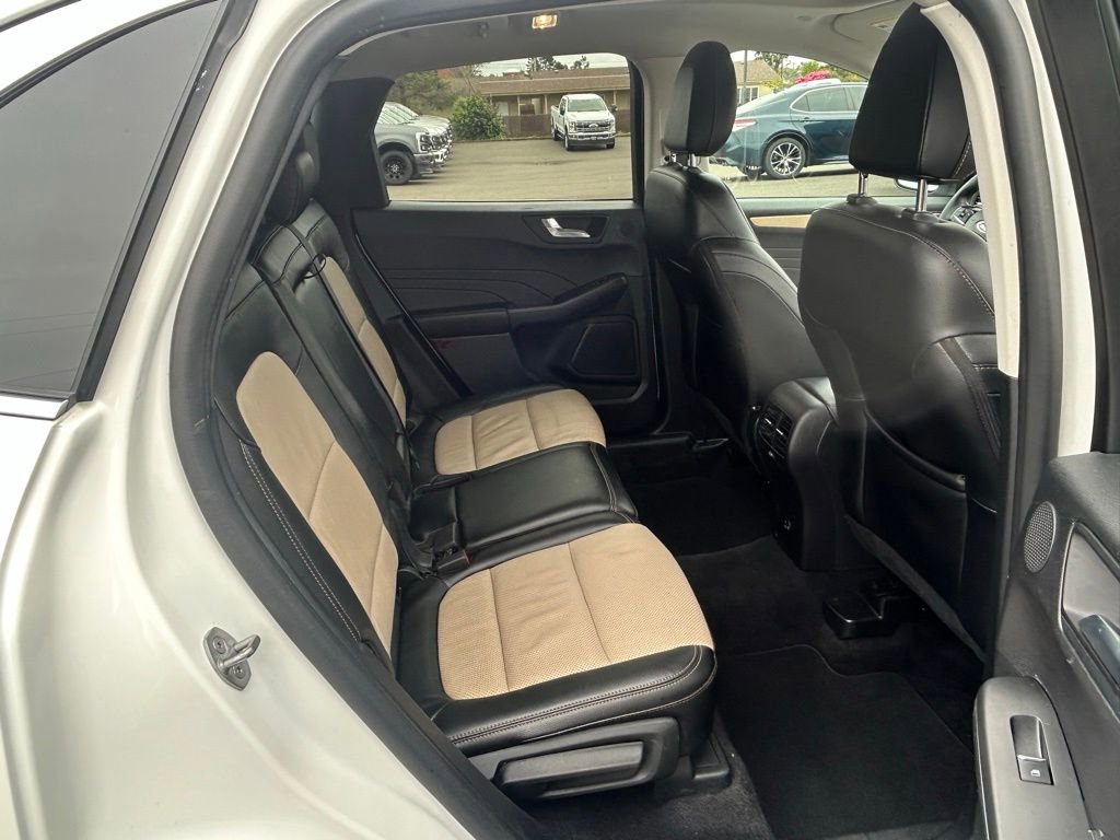 Certified 2022 Ford Escape Titanium w/ Titanium Elite Package AWD/4WD image 30