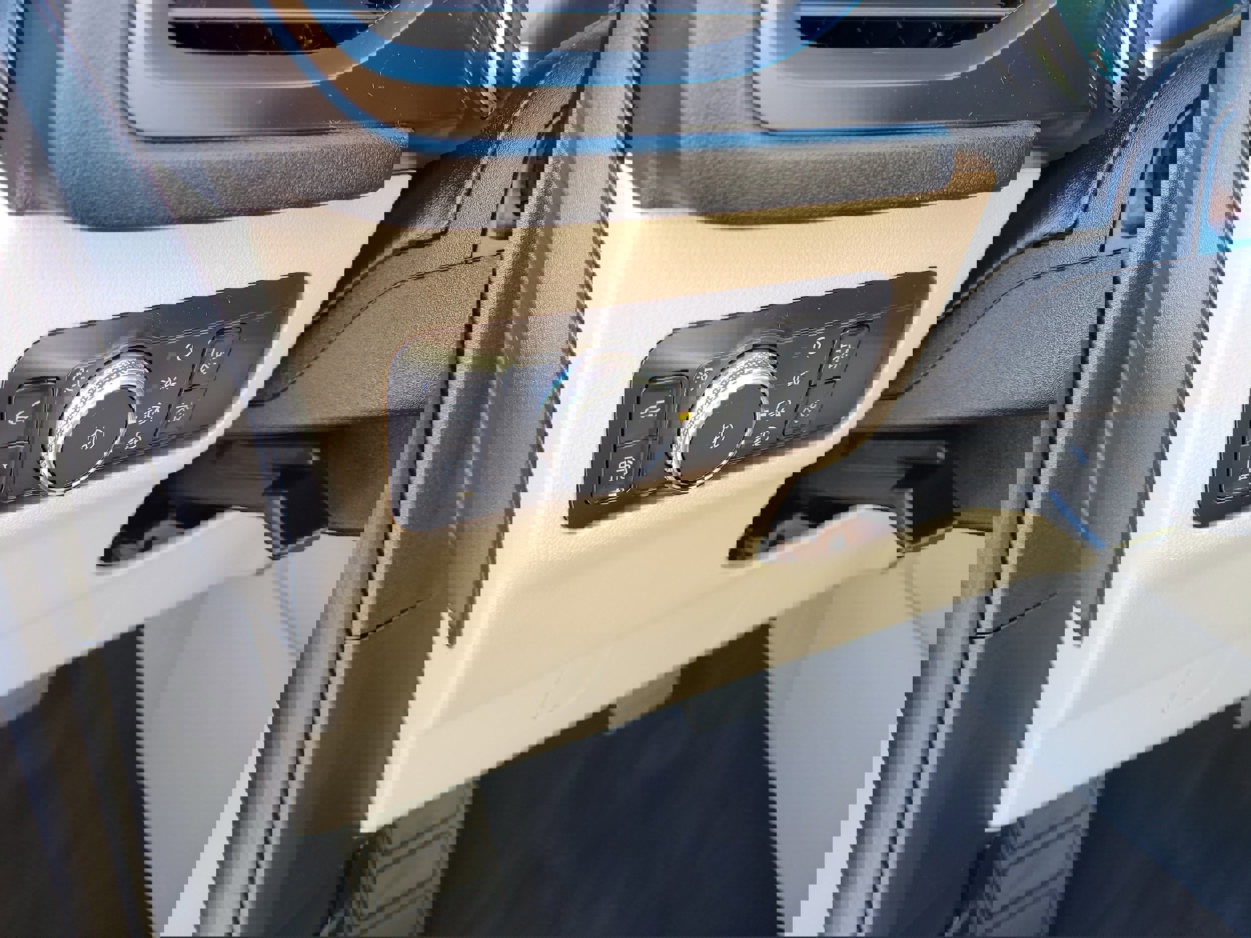 Certified 2022 Ford Escape Titanium image 22