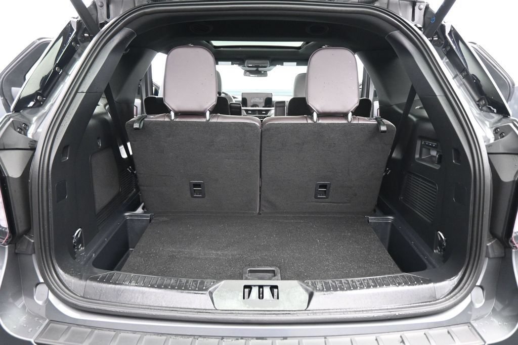 Certified 2025 Ford Explorer Platinum w/ Ultimate Package AWD/4WD image 22