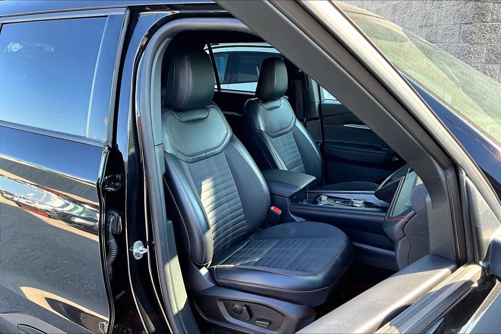 Certified 2025 Ford Explorer ST-Line w/ ST-Line Street Pack AWD/4WD image 7
