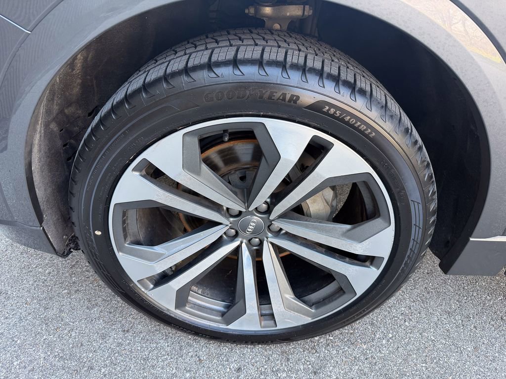 Used 2019 Audi Q8 Prestige w/ Towing Package image 53